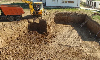 Рытье котлованов под фундамент в Сургуте – цена от 2554 руб. за м3 | 2Землекопа-Срг