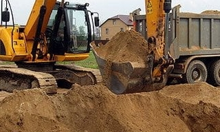 Выкопать яму экскаватором в Сургуте от 920 руб. - 2Землекопа-Срг 